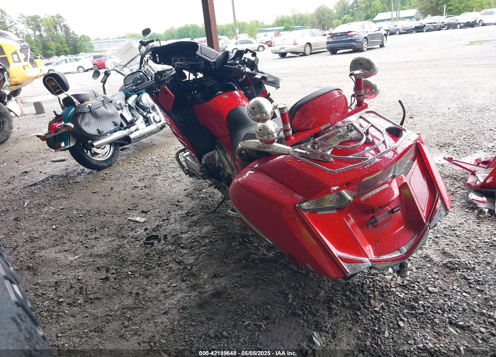 2013 HONDA GL1800 B VIN: JH2SC6843DK000196