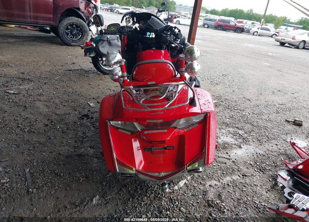2013 HONDA GL1800 B VIN: JH2SC6843DK000196