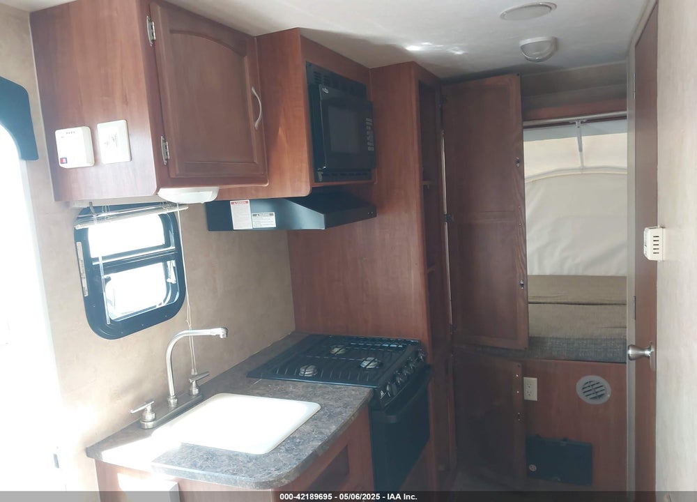 2011 JAYC JFEATHER X17C VIN: 1UJBJHAG1B1JC0107