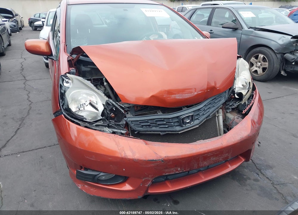 2012 HONDA FIT VIN: JHMGE8H64CC028098