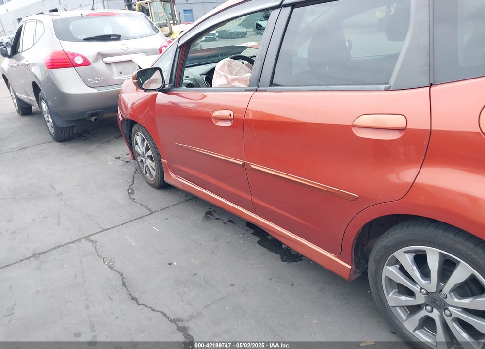 2012 HONDA FIT VIN: JHMGE8H64CC028098