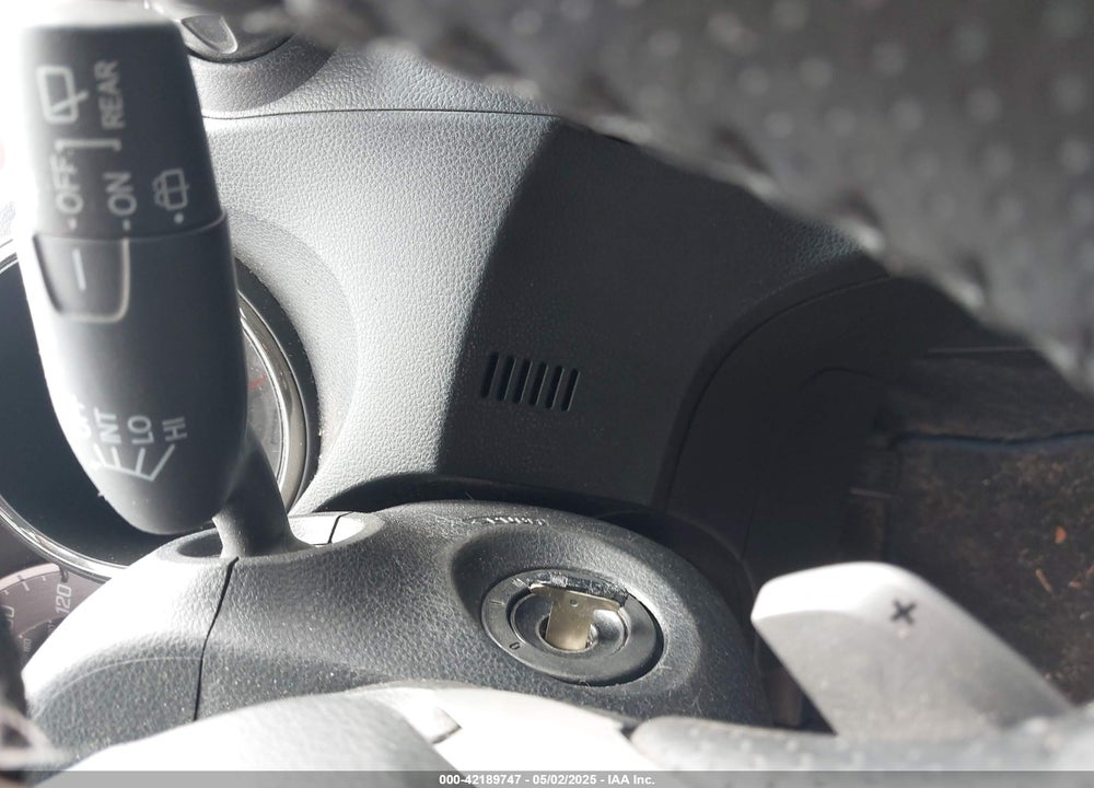2012 HONDA FIT VIN: JHMGE8H64CC028098