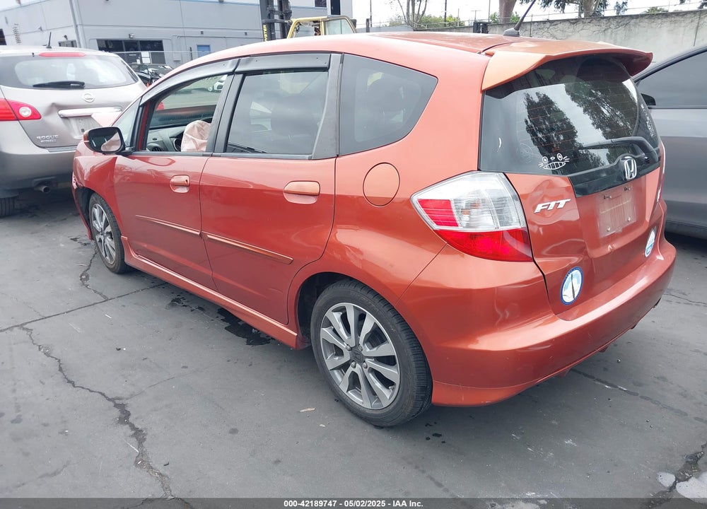 2012 HONDA FIT VIN: JHMGE8H64CC028098