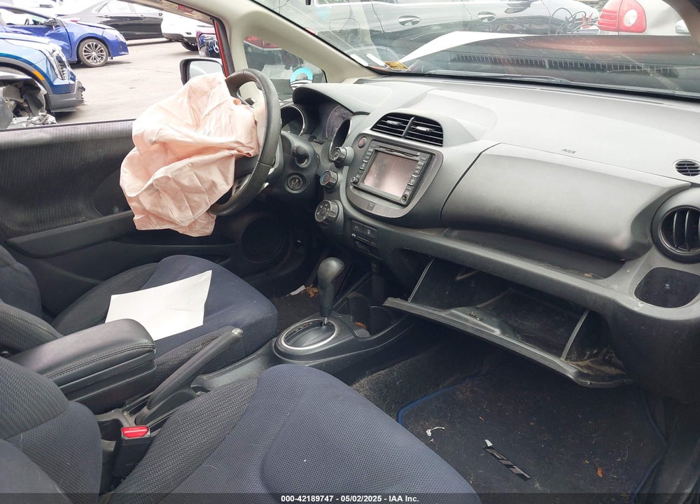 2012 HONDA FIT VIN: JHMGE8H64CC028098