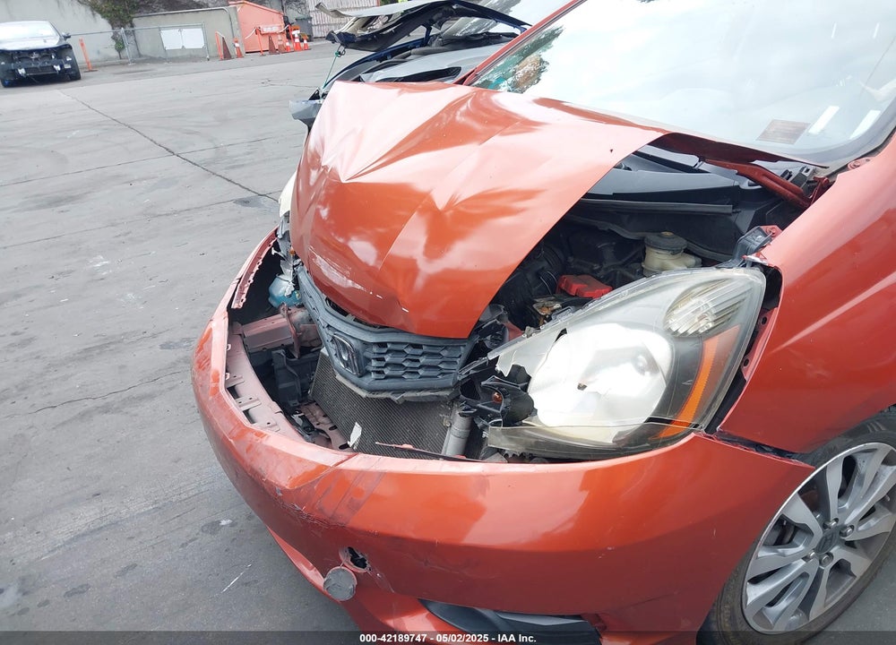 2012 HONDA FIT VIN: JHMGE8H64CC028098