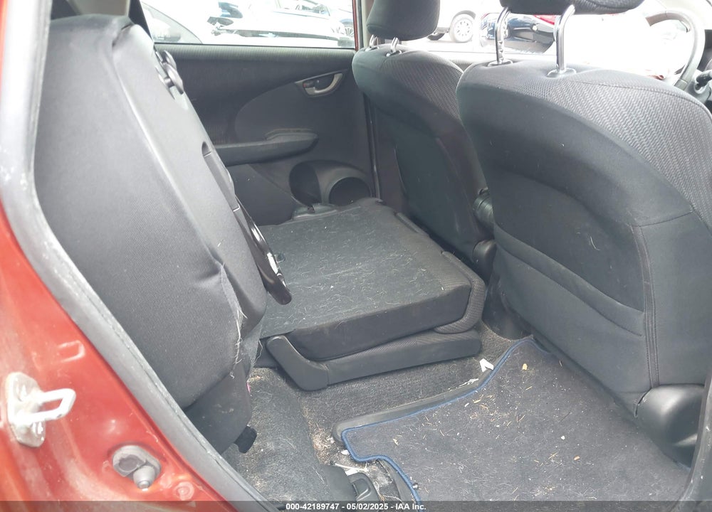 2012 HONDA FIT VIN: JHMGE8H64CC028098