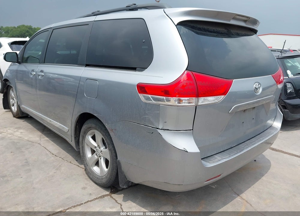 2013 TOYOTA SIENNA LE V6 8 PASSENGER VIN: 5TDKK3DC0DS300178