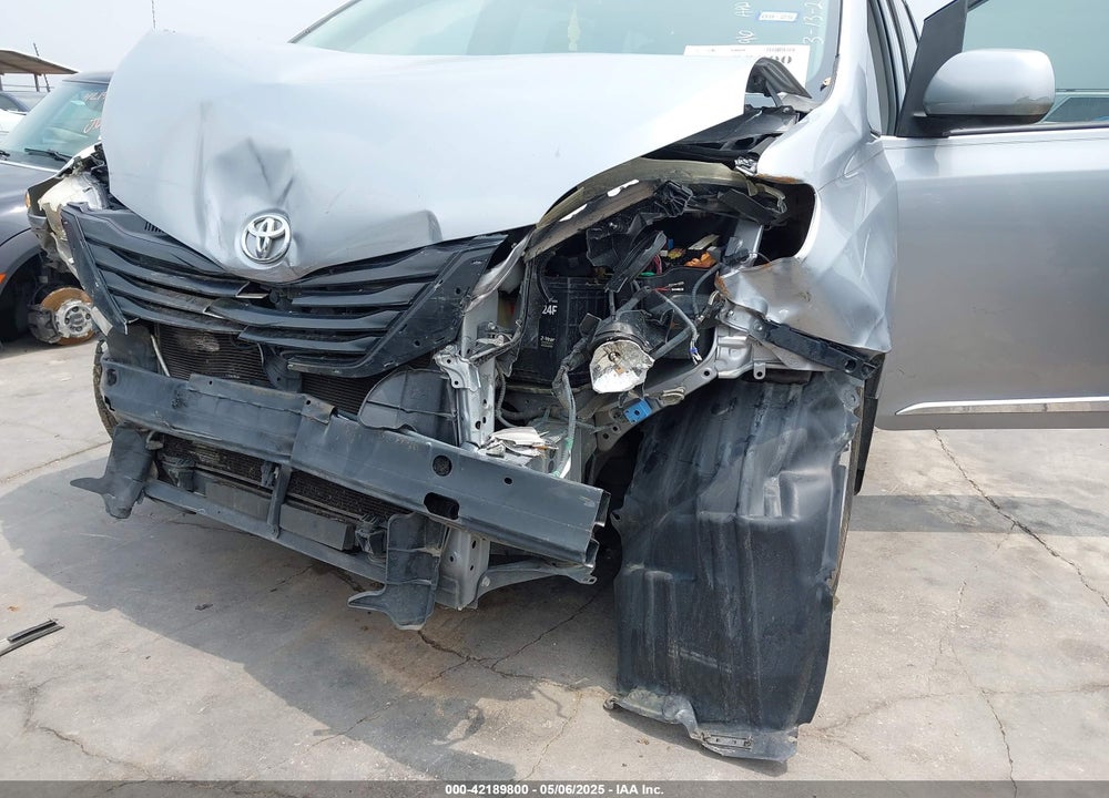 2013 TOYOTA SIENNA LE V6 8 PASSENGER VIN: 5TDKK3DC0DS300178