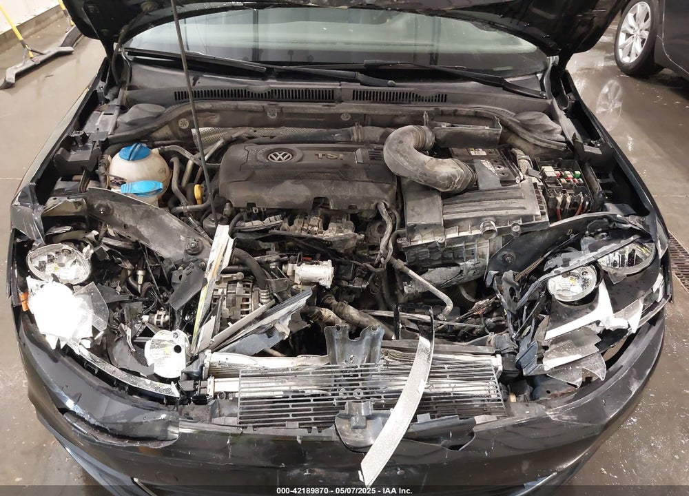 2014 VOLKSWAGEN JETTA 1.8T SE VIN: 3VWD07AJ3EM437025