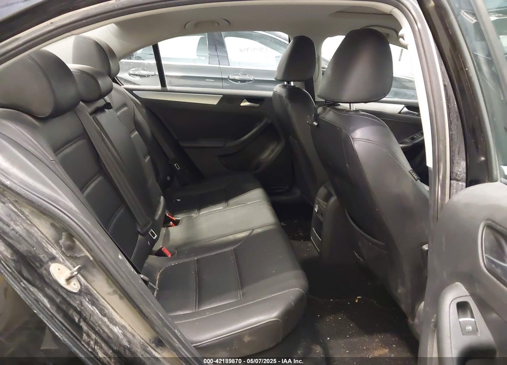 2014 VOLKSWAGEN JETTA 1.8T SE VIN: 3VWD07AJ3EM437025