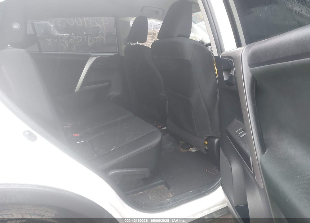 2017 TOYOTA RAV4 VIN: JTMZFREV7HD102186