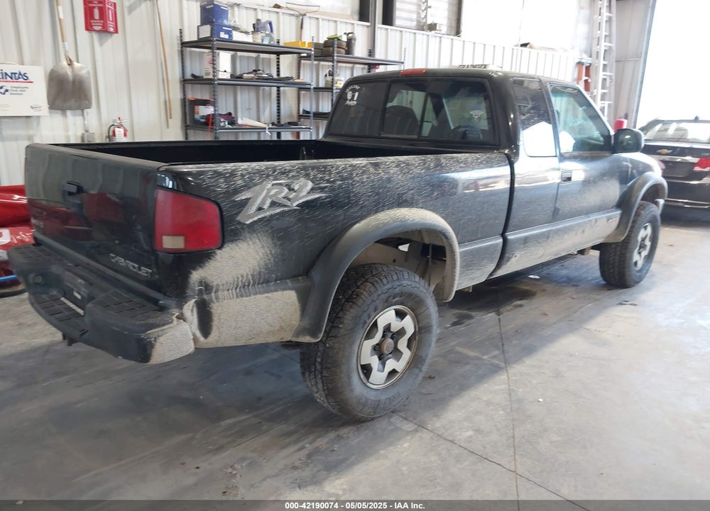 2001 CHEVROLET S-10 LS VIN: 1GCCT19W918107777