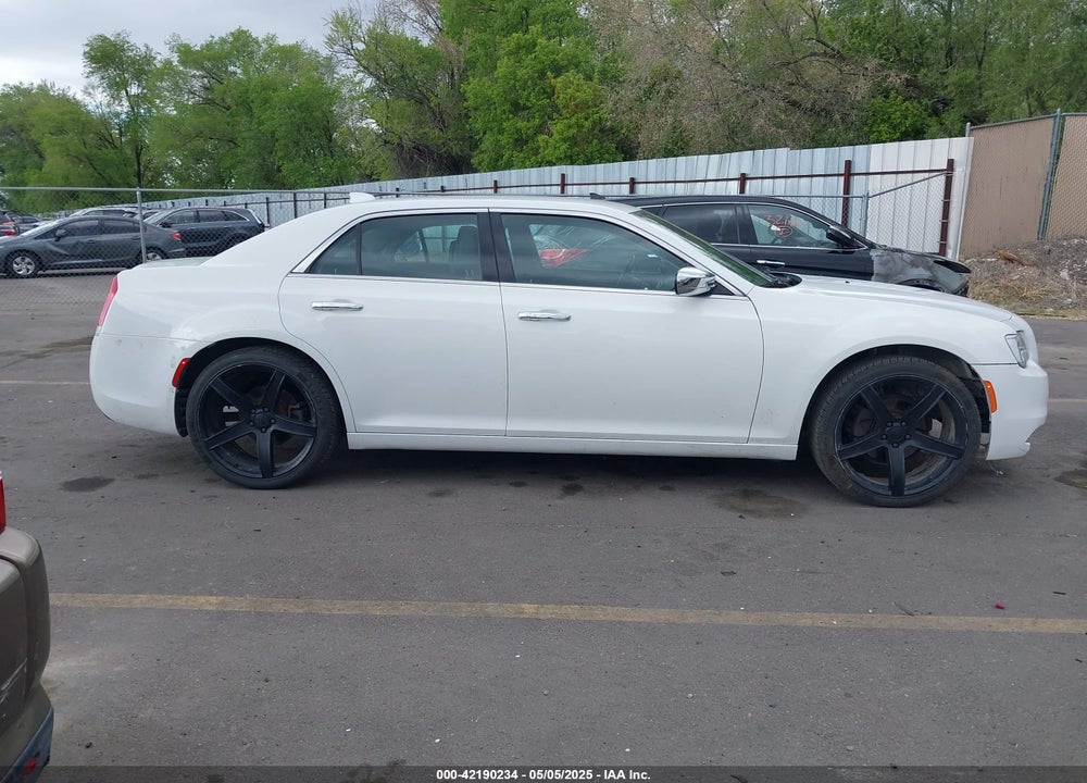 2019 CHRYSLER 300 LIMITED VIN: 2C3CCAEG9KH698188