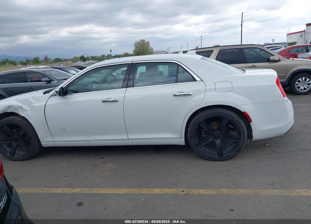 2019 CHRYSLER 300 LIMITED VIN: 2C3CCAEG9KH698188