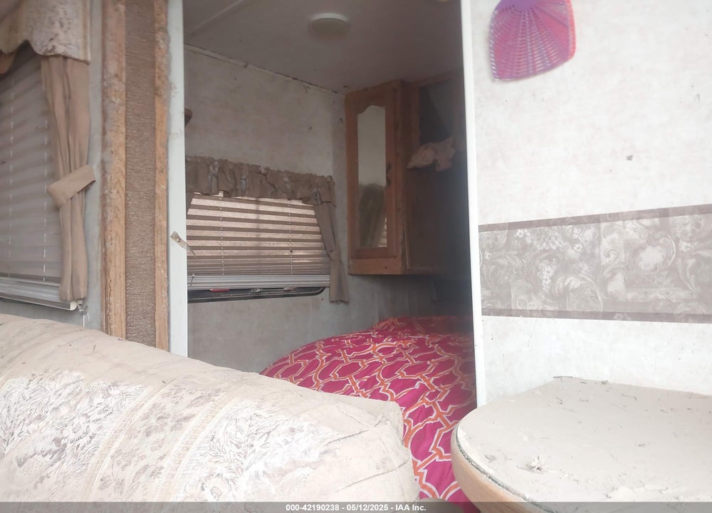 2005 KEYSTONE CAMPER VIN: 4YDT304275B063122