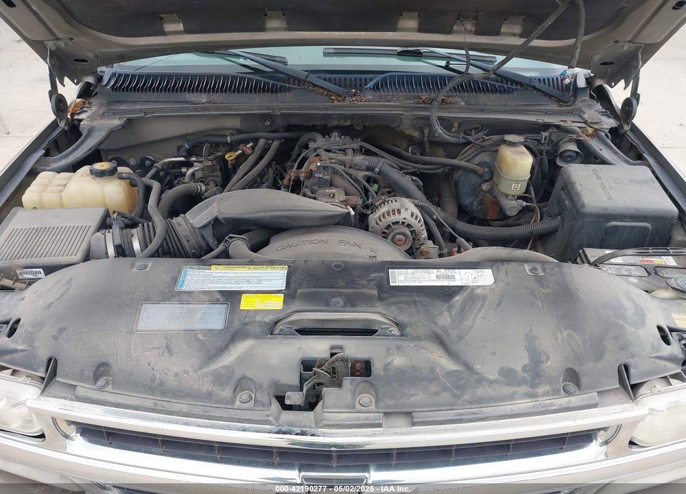 2000 CHEVROLET SUBURBAN 1500 LT VIN: 3GNFK16T2YG218578