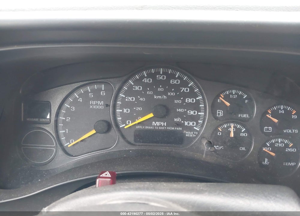 2000 CHEVROLET SUBURBAN 1500 LT VIN: 3GNFK16T2YG218578