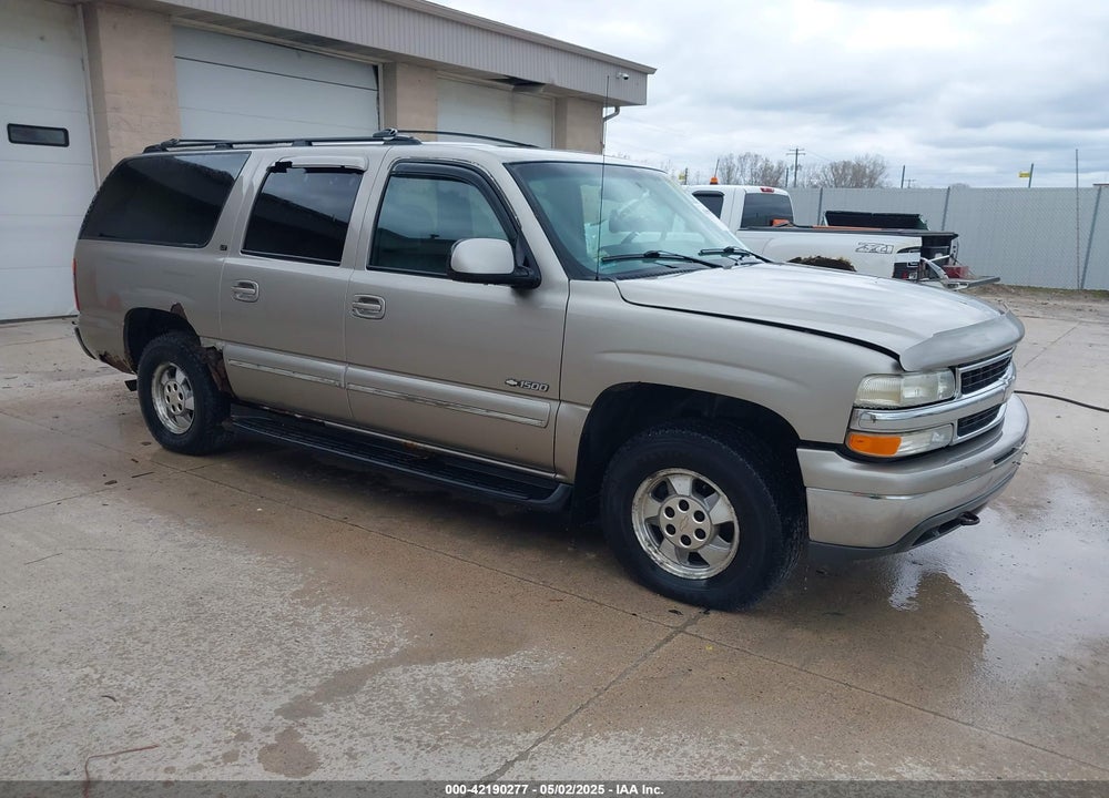 2000 CHEVROLET SUBURBAN 1500 LT VIN: 3GNFK16T2YG218578