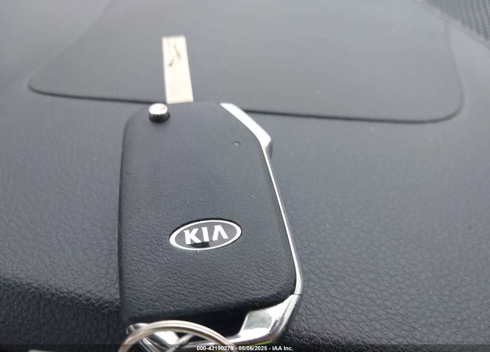2021 KIA SELTOS VIN: KNDEPCAA5M7159653