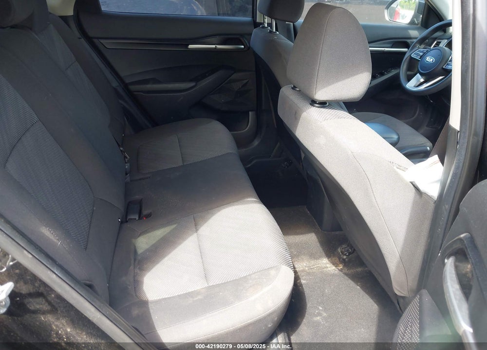 2021 KIA SELTOS VIN: KNDEPCAA5M7159653