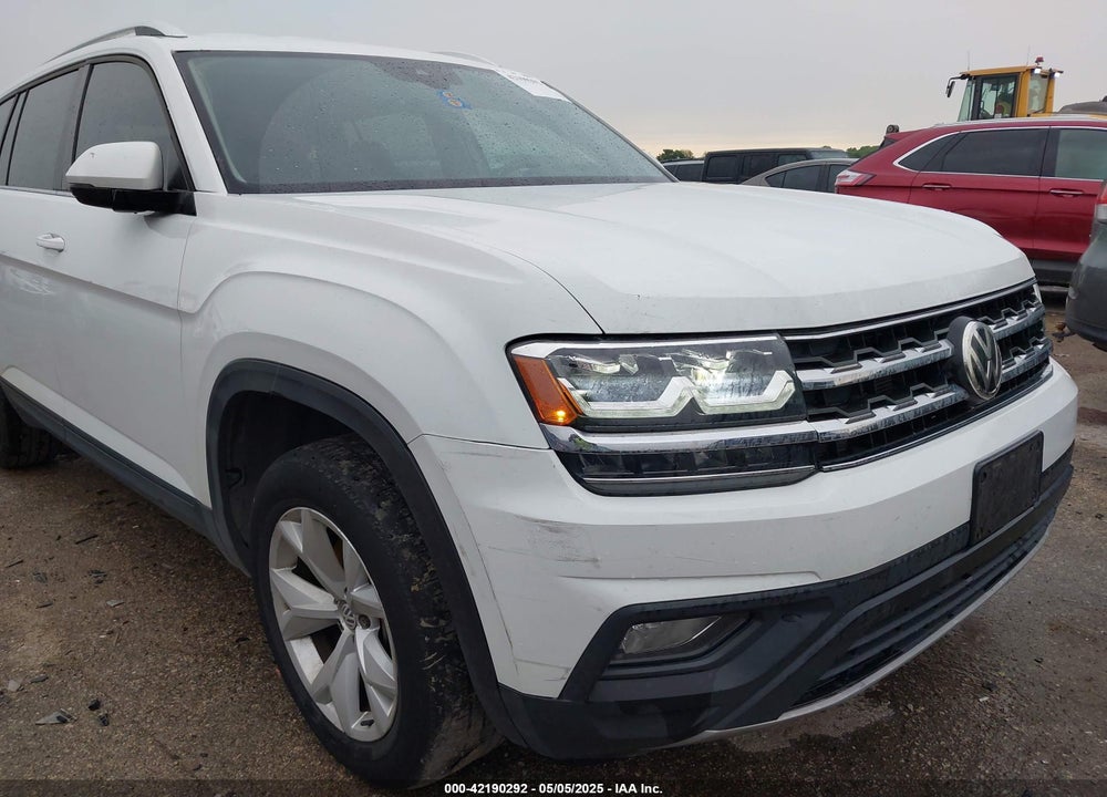 2018 VOLKSWAGEN ATLAS VIN: 1V2DR2CA1JC587959