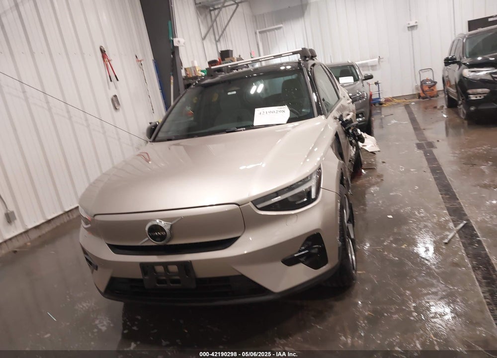 2023 VOLVO XC40 RECHARGE PURE ELECTRIC TWIN ULTIMATE VIN: YV4ED3UM1P2023016