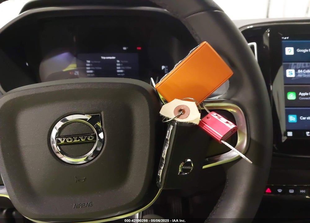 2023 VOLVO XC40 RECHARGE PURE ELECTRIC TWIN ULTIMATE VIN: YV4ED3UM1P2023016