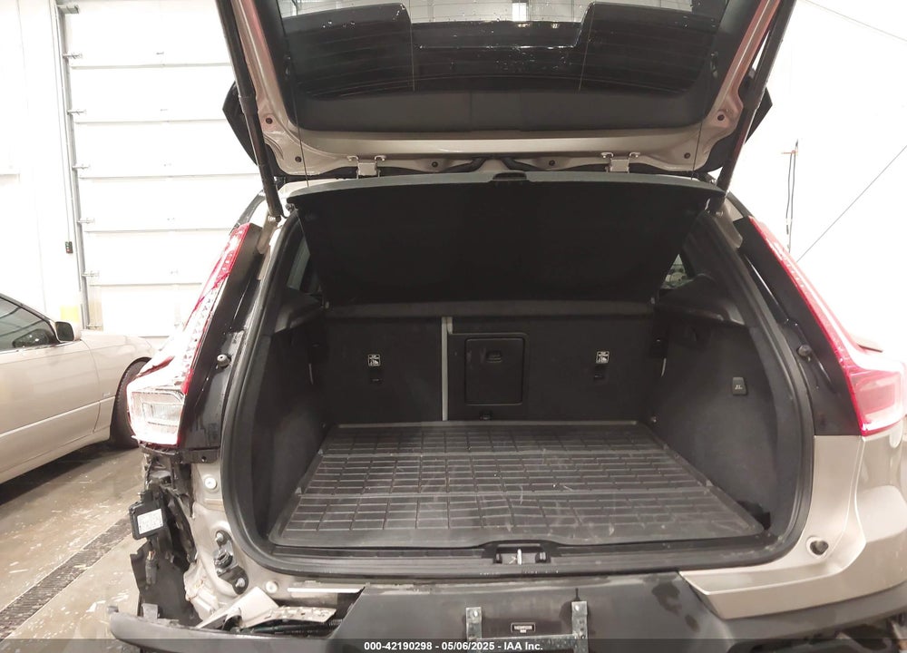 2023 VOLVO XC40 RECHARGE PURE ELECTRIC TWIN ULTIMATE VIN: YV4ED3UM1P2023016