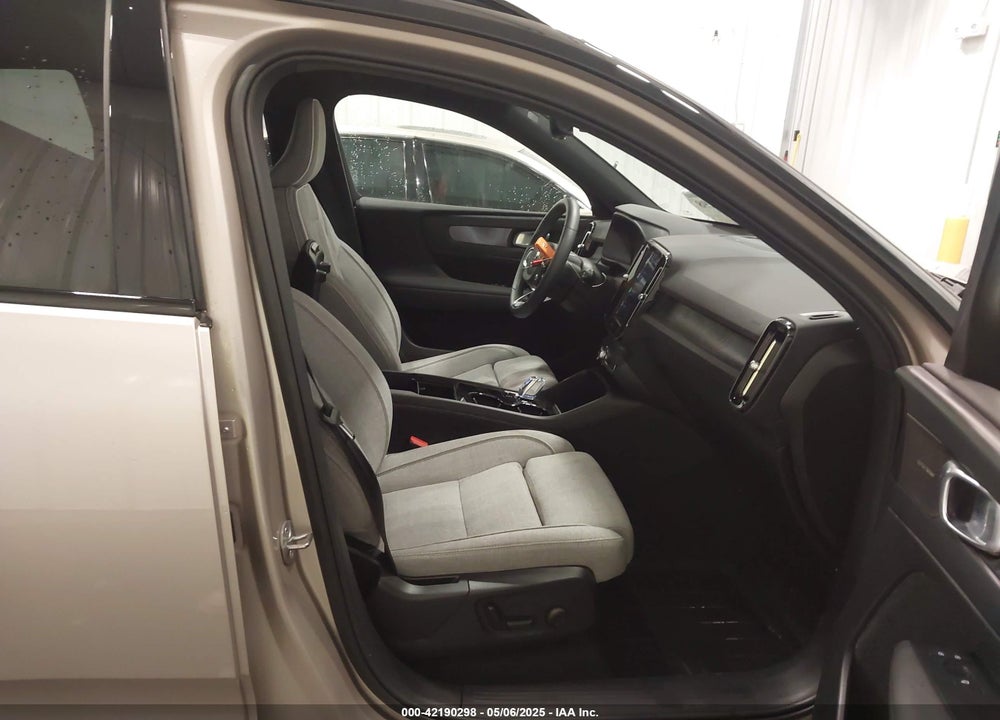 2023 VOLVO XC40 RECHARGE PURE ELECTRIC TWIN ULTIMATE VIN: YV4ED3UM1P2023016