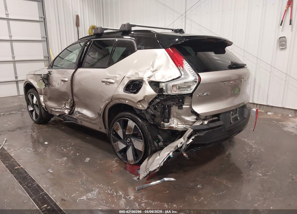 2023 VOLVO XC40 RECHARGE PURE ELECTRIC TWIN ULTIMATE VIN: YV4ED3UM1P2023016