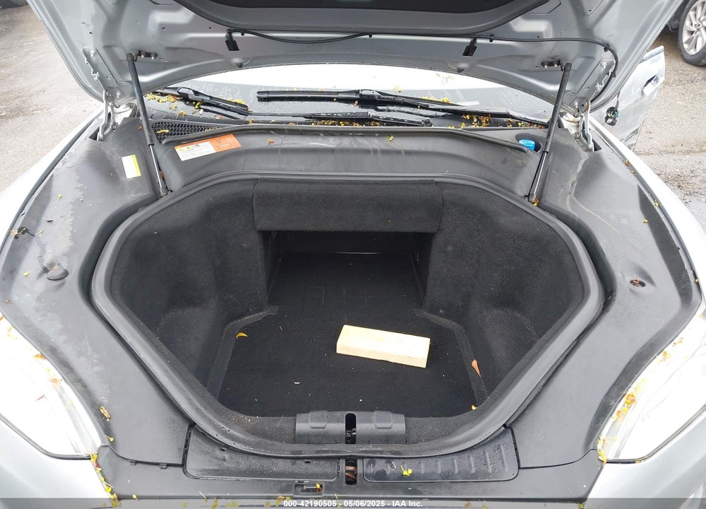 2014 TESLA MODEL S P85 VIN: 5YJSA1H18EFP30143