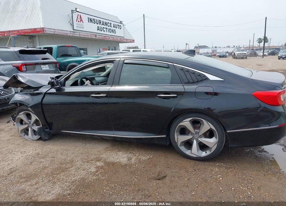2018 HONDA ACCORD VIN: 1HGCV2F96JA031816