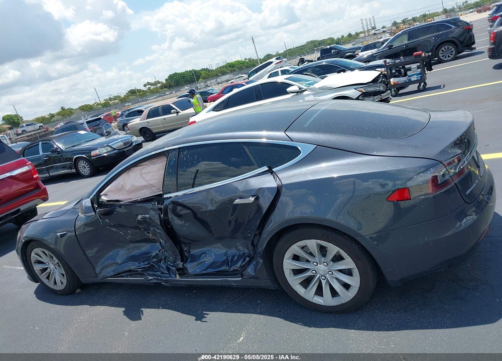 2017 TESLA MODEL S VIN: 5YJSA1E10HF220006