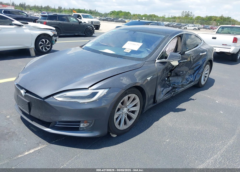 2017 TESLA MODEL S VIN: 5YJSA1E10HF220006