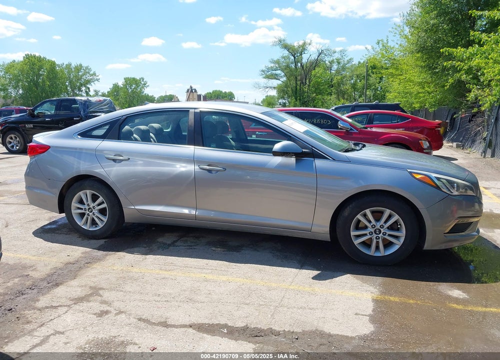 2015 HYUNDAI SONATA SE VIN: 5NPE24AF4FH169296