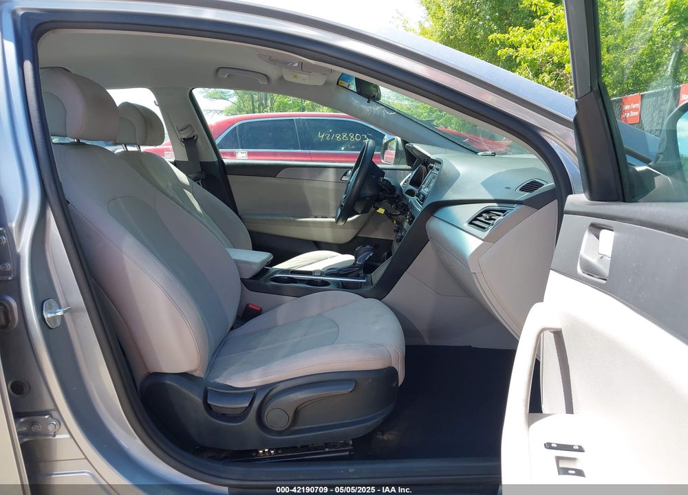 2015 HYUNDAI SONATA SE VIN: 5NPE24AF4FH169296