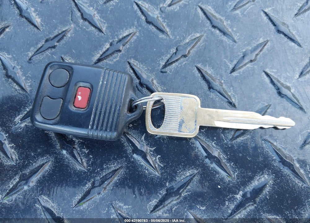2000 FORD F-350 LARIAT/XL/XLT VIN: 1FTSW31FXYED16080