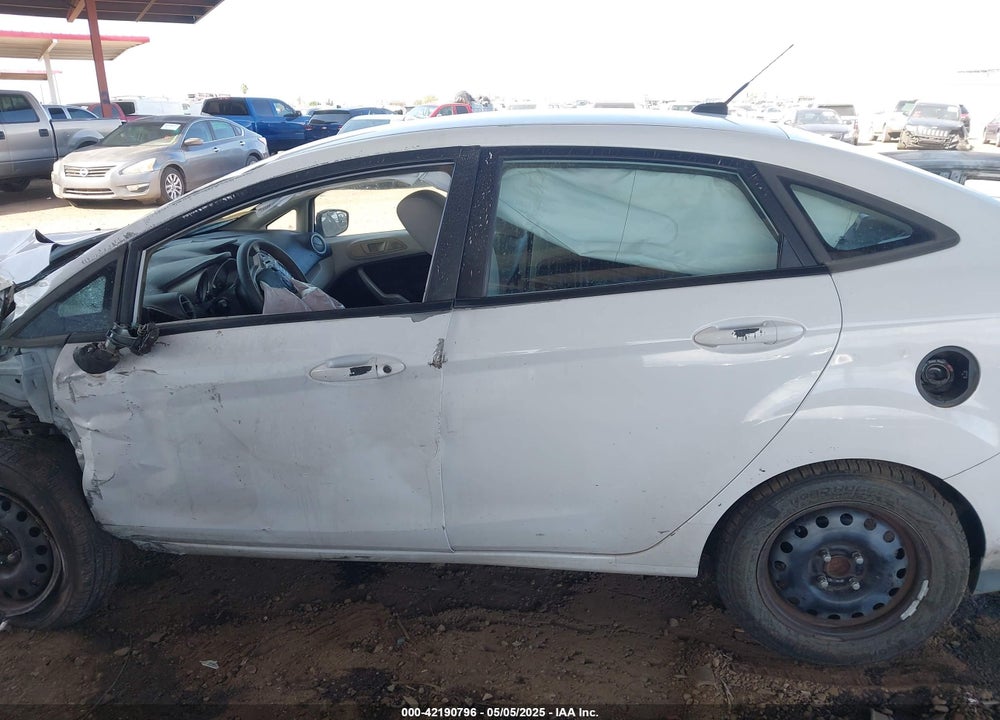 2011 FORD FIESTA VIN: 3FADP4BJ7BM228979