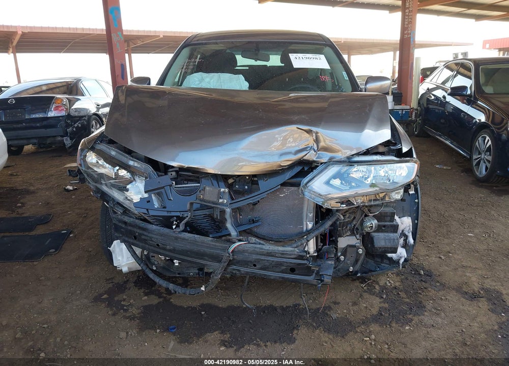 2018 NISSAN ROGUE VIN: KNMAT2MT2JP622880