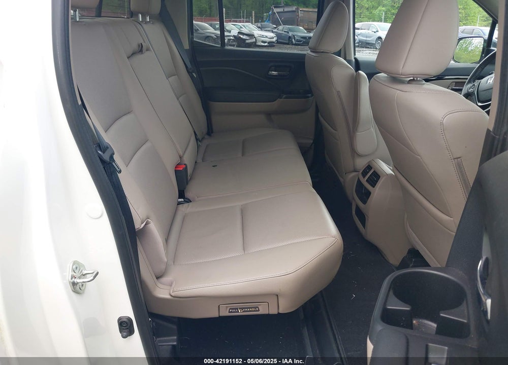2019 HONDA RIDGELINE VIN: 5FPYK3F75KB020713