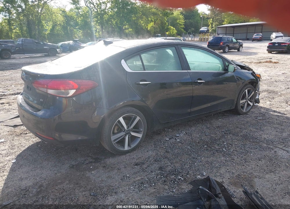 2017 KIA FORTE VIN: 3KPFL4A89HE092337
