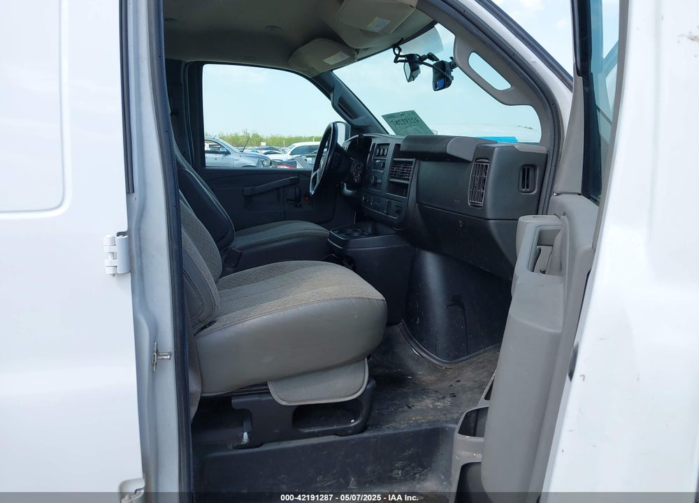 2021 CHEVROLET EXPRESS CARGO RWD 2500 REGULAR WHEELBASE WT VIN: 1GCWGAFP2M1251909