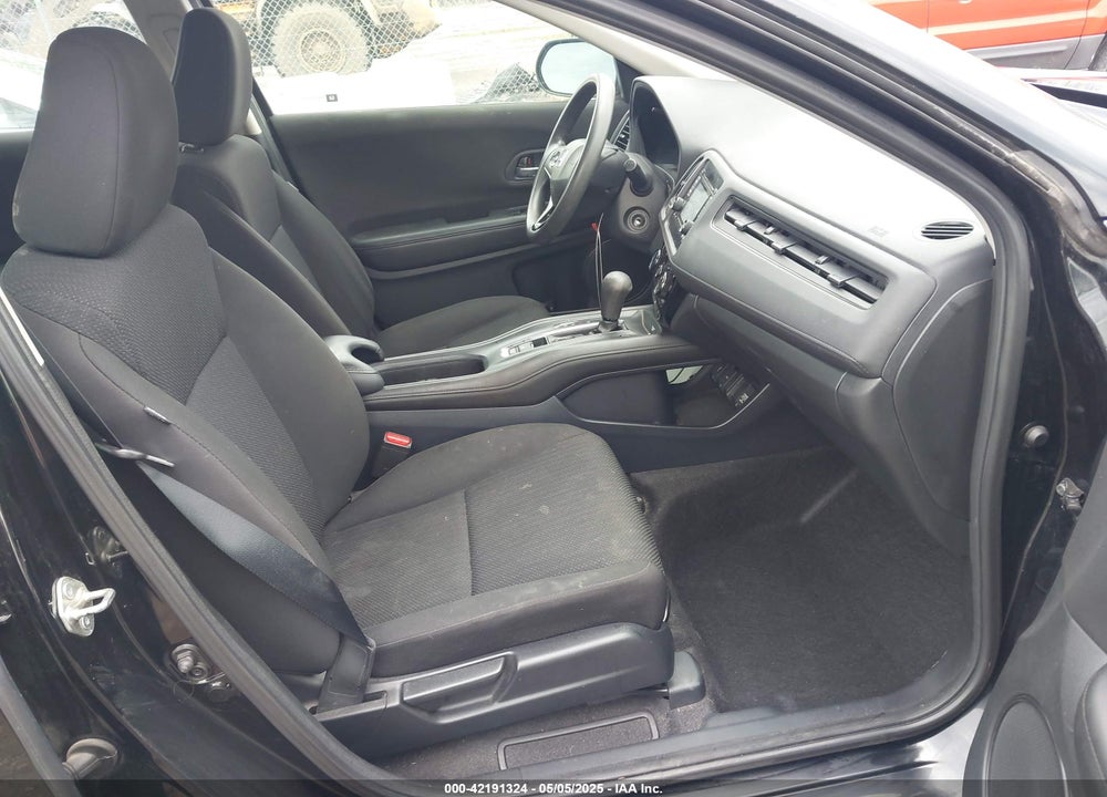 2018 HONDA HR-V VIN: 3CZRU6H37JG716382