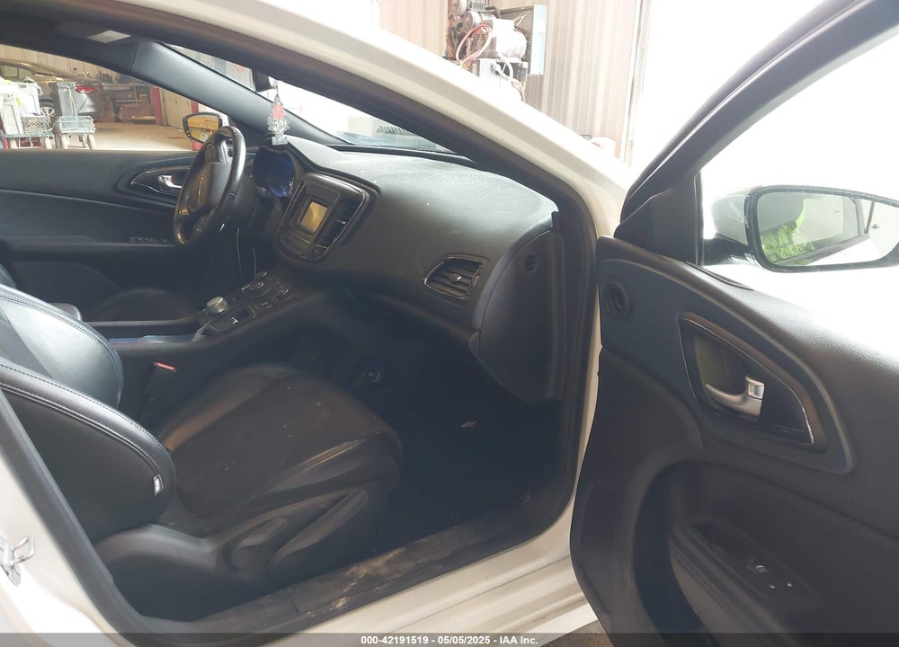 2015 CHRYSLER 200 VIN: 1C3CCCBG7FN756943