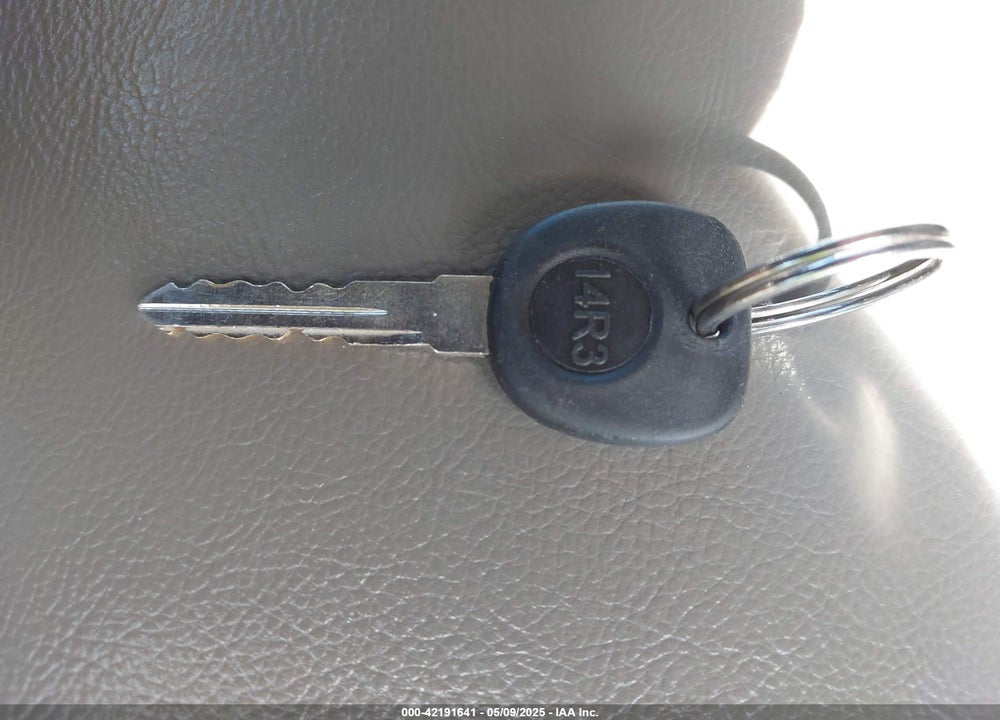 2005 CHEVROLET SUBURBAN 1500 Z71 VIN: 3GNFK16Z45G197250