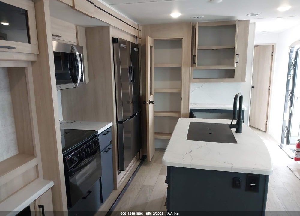 2025 WINNEBAGO VOYAGE VIN: 54CTV1420S6068105