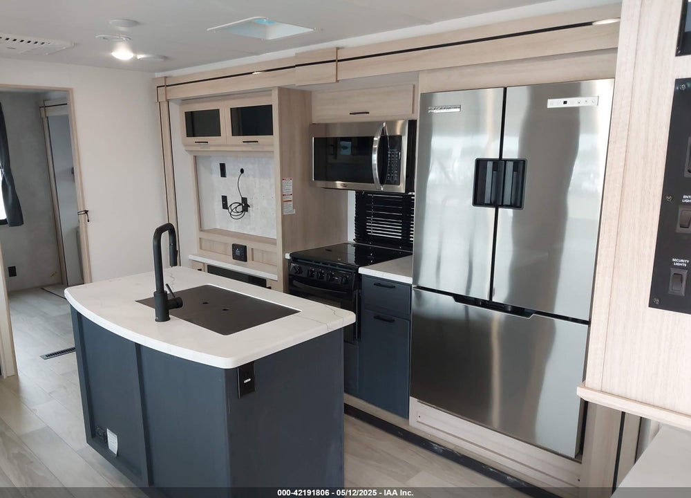 2025 WINNEBAGO VOYAGE VIN: 54CTV1420S6068105