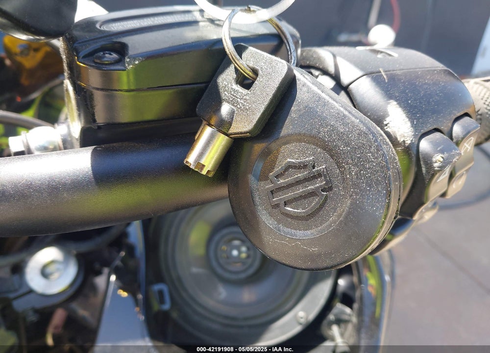 2019 HARLEY-DAVIDSON FLTRX VIN: 1HD1KHC1XKB641180