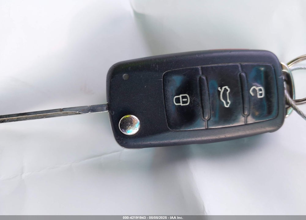 2015 VOLKSWAGEN JETTA VIN: 3VWD17AJ0FM258133