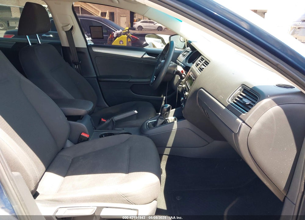 2015 VOLKSWAGEN JETTA VIN: 3VWD17AJ0FM258133